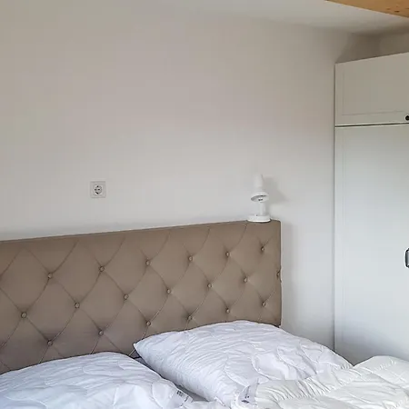 Cozy In Wustrow With Wifi 아파트